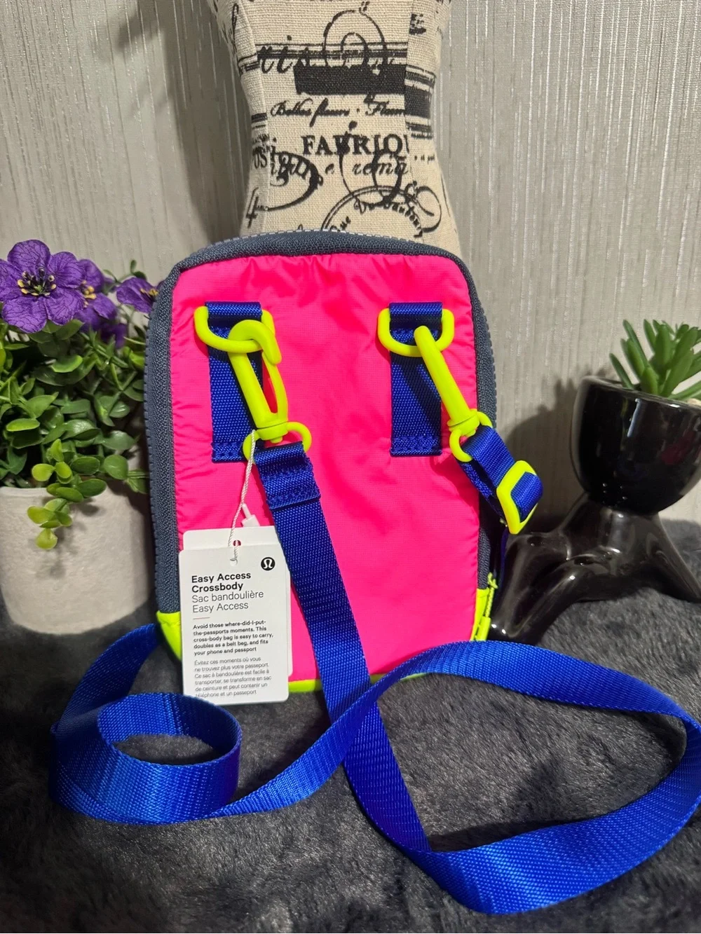 Lululemon Neon Pink & Royal Blue Crossbody easy access Pouch! BNWT! - Picture 2 of 4